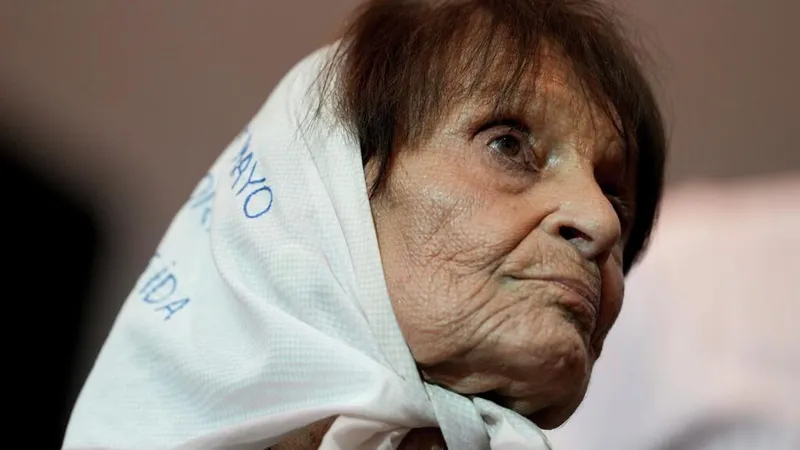 Fallece Taty Almeida, presidenta de Madres de Plaza de Mayo