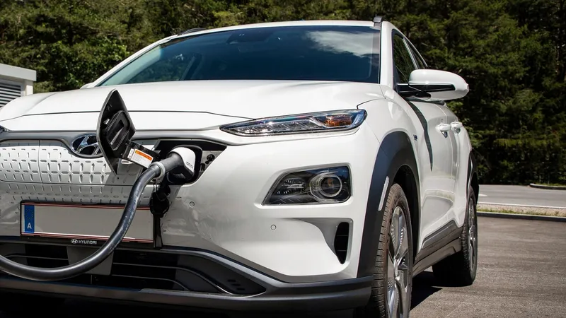 10.000 kilómetros al año gratis y 6 meses de subscripción para cargar fuera de casa si te comprar un coche eléctrico de Hyundai