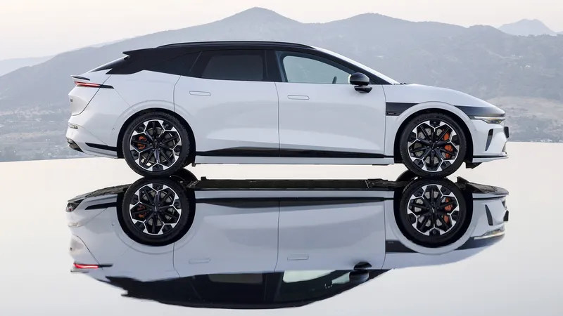 ¿Adiós a los coches eléctricos ‘altos’? CATL trabaja en una batería para evitar el ‘efecto SUV’ en dos segmentos clave