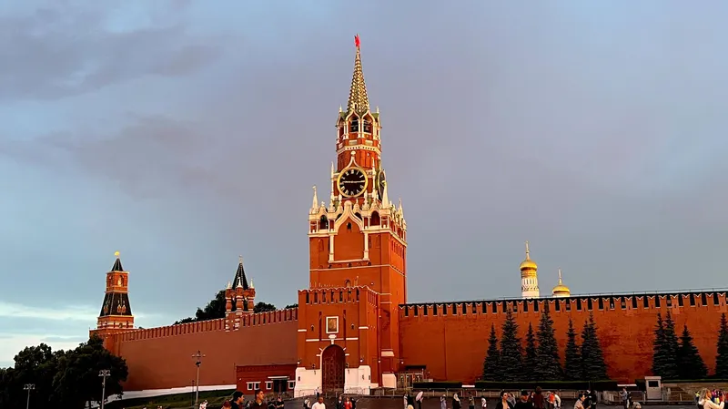 El Kremlin advierte que la escalada de tensión en Ucrania no abrirá el camino hacia la paz