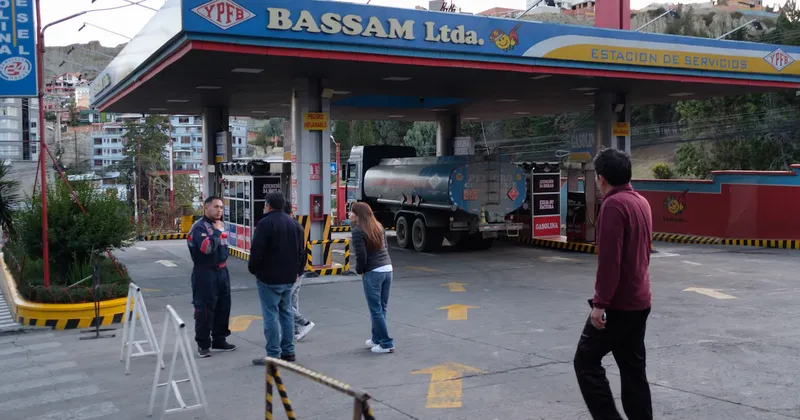 Protestas contra Rodrigo Paz paralizan La Paz y golpean a industrias y hospitales