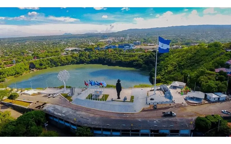 Pueblo de Nicaragua camina confiando de la mano de Dios