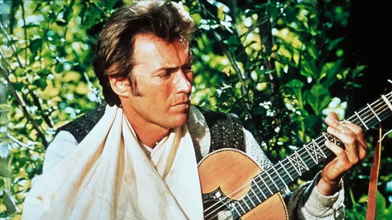 "Iba vestido como un vagabundo": ya era una estrella, pero Clint Eastwood fue expulsado de un rodaje por su "aspecto sospechoso"