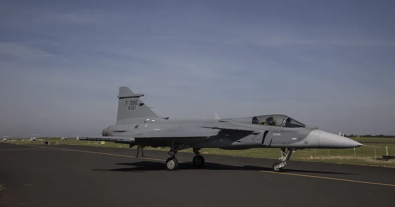 Colombia inició el pago de los Gripen de Saab: así se complica el intento de De la Espriella de frenar la compra