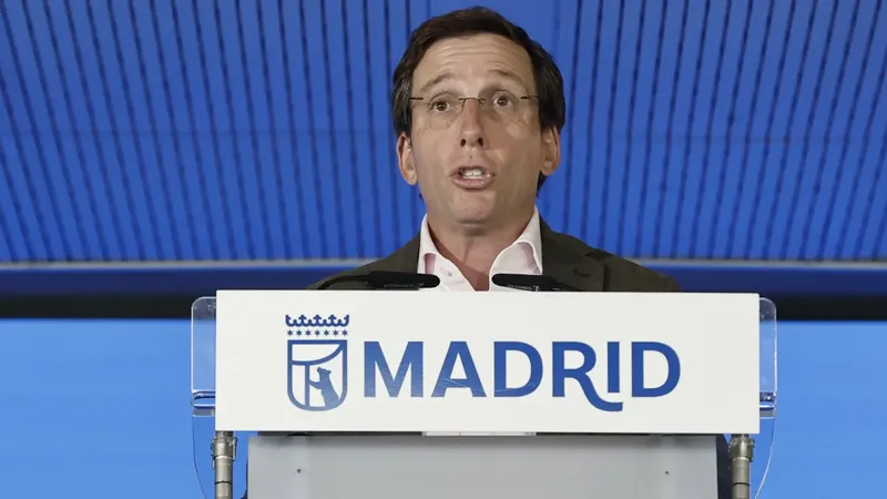 Almeida hace saltar las alarmas con la final del Mundial 2030 en Madrid
