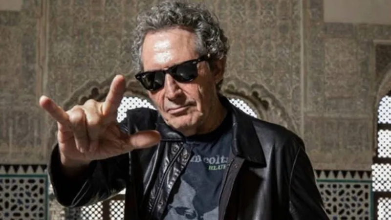 Reportan que el cantante de ‘Todo pulmón’ sufre traumatismo craneal tras accidente doméstico