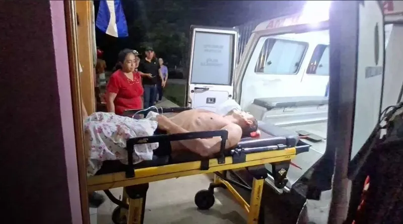 Enfrentamiento a machetazos envía grave a hombre al hospital en Acoyapa