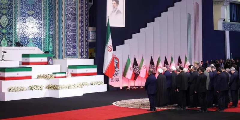 Irán despide al «Líder mártir» Jamenei con multitudinario homenaje