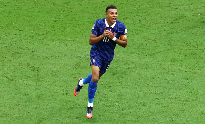 Kylian Mbappé jugó un partido aparte y ya es el máximo anotador en Mundiales