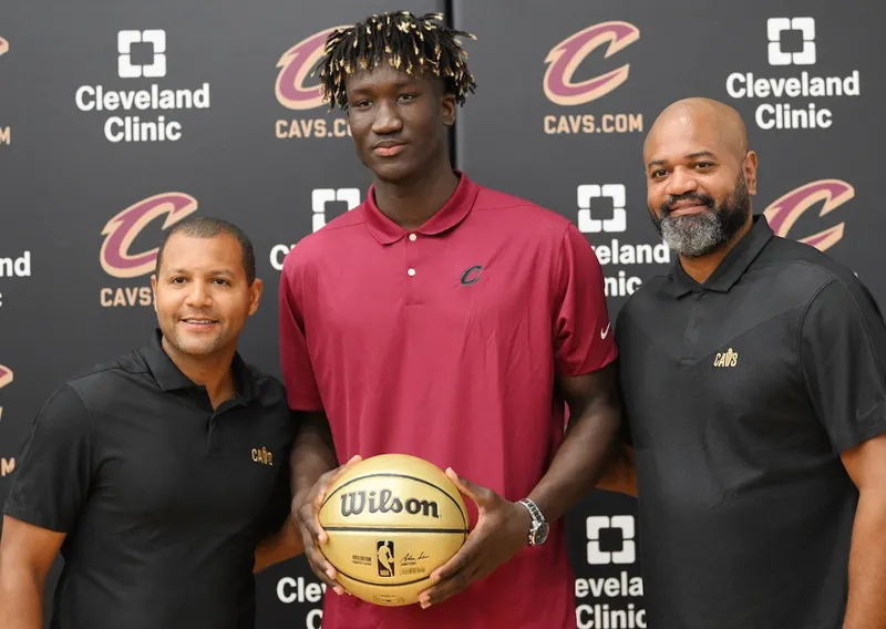 Los Cavaliers firman a Khalifa Diop