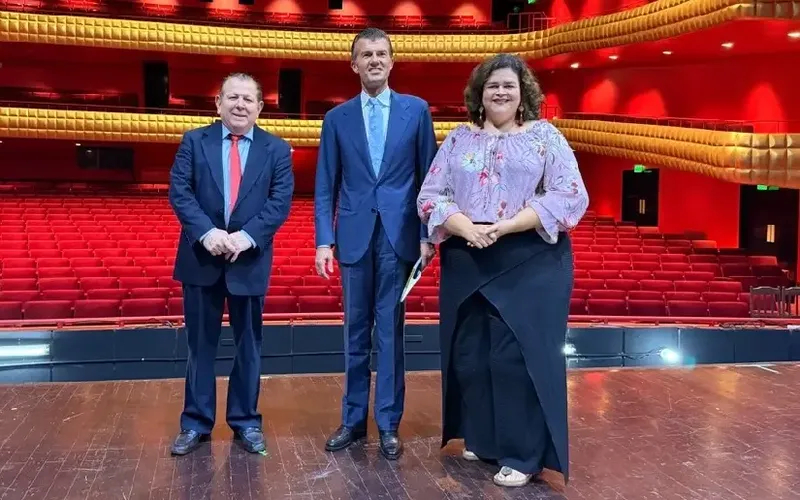 Promocionando más intercambio cultural con Italia