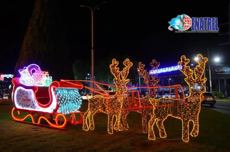 ¡La Navidad ya se siente! Avanza la instalación de luces en Nicaragua