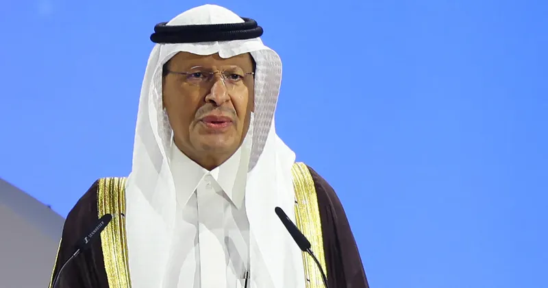 Arabia Saudita busca reducir su dependencia del estrecho de Ormuz con más oleoductos