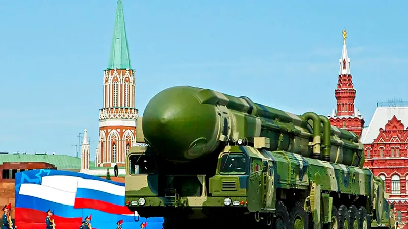Rusia inicia maniobras nucleares ante amenazas de agresión externa