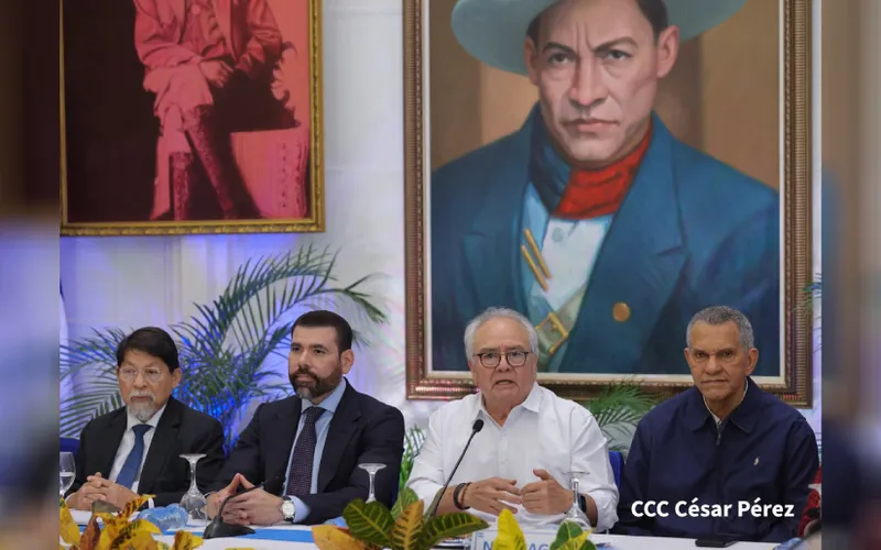 Encuentro con Cuerpo Diplomático marca el inicio del proceso de consulta de Reforma Constitucional
