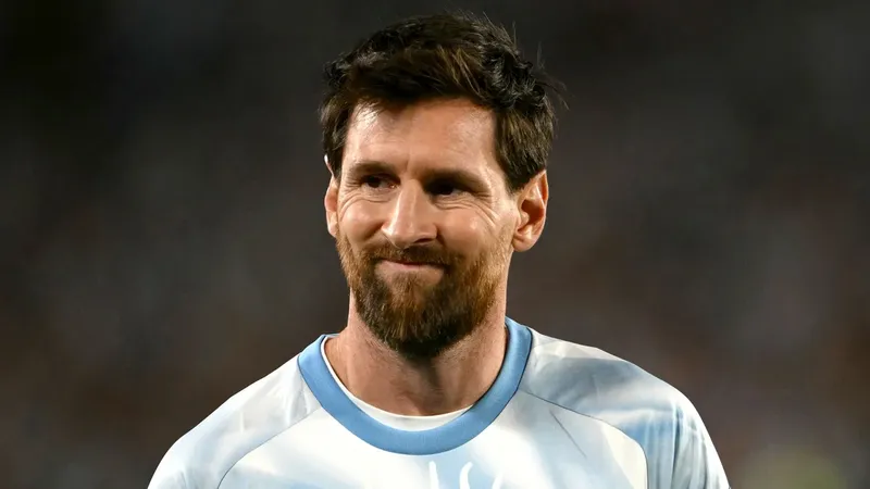 El abrazo de sus hijos, el orgullo de Antonela y la presencia de su mamá; así fue el último partido de Messi con Argentina