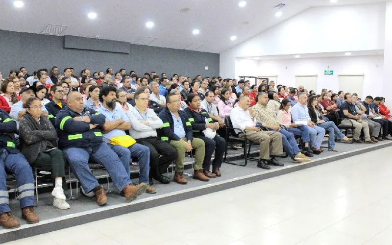 Servidores públicos de ENEL participan en encuentro informativo sobre las Reformas Constitucionales