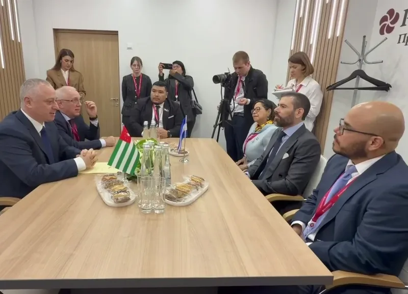Reunión delegación de Nicaragua con Presidente de Abjasia en el marco del Foro Económico de San Petesburgo