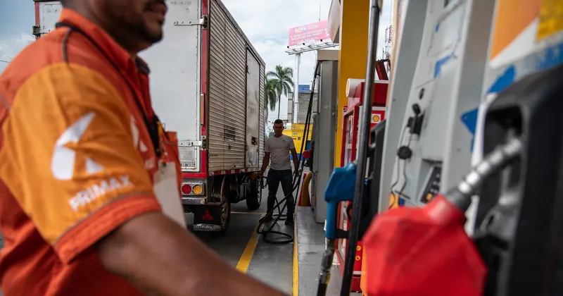 Países con gasolina más cara y barata de Latinoamérica en 2026: así quedaron los precios tras inflación energética