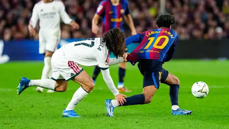 Todas las polémicas arbitrales del Clásico