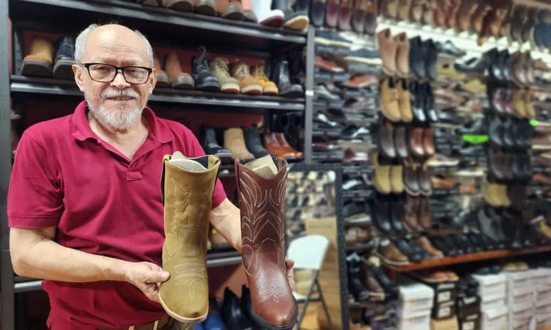 Comerciantes del Roberto Huembes listos con botas y sombreros para las hípicas