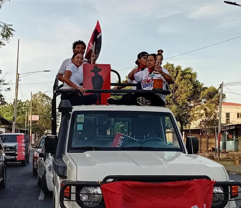 Managua despierta con alegre diana en honor al General Sandino