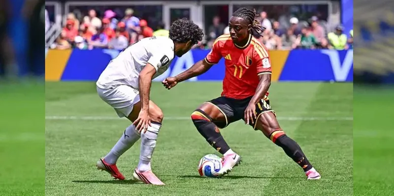 Jeremy Doku recibe respaldo tras dejar el Mundial por el nacimiento de su hijo