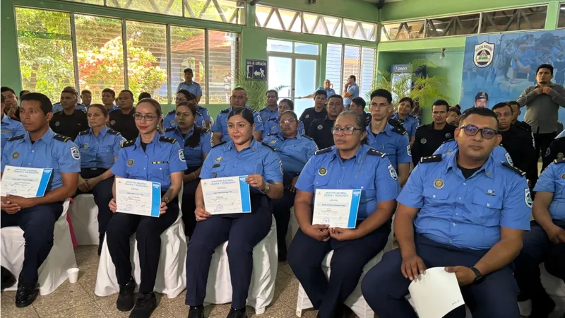 INATEC y Universidad de Ciencias Policiales gradúan a 401 oficiales en formación técnica y tecnológica