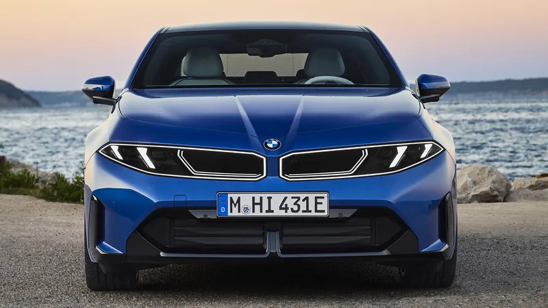 Desde 58.400€, el nuevo sedán eléctrico de BMW, con 912 km de autonomía y 374 CV, ya tiene precio en España
