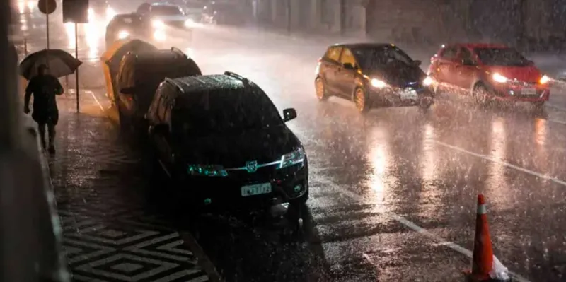 Brasil bajo alerta roja: fuertes tormentas ponen en riesgo al sur del país