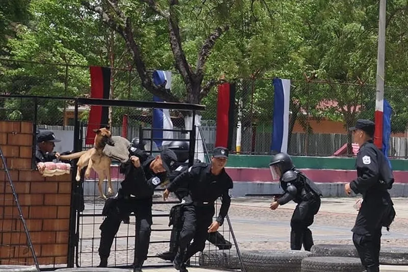 Servidores del Penitenciario culminan especialización