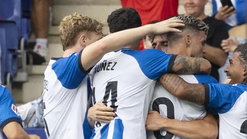 3-0: El Espanyol arranca a lo grande con una redonda goleada