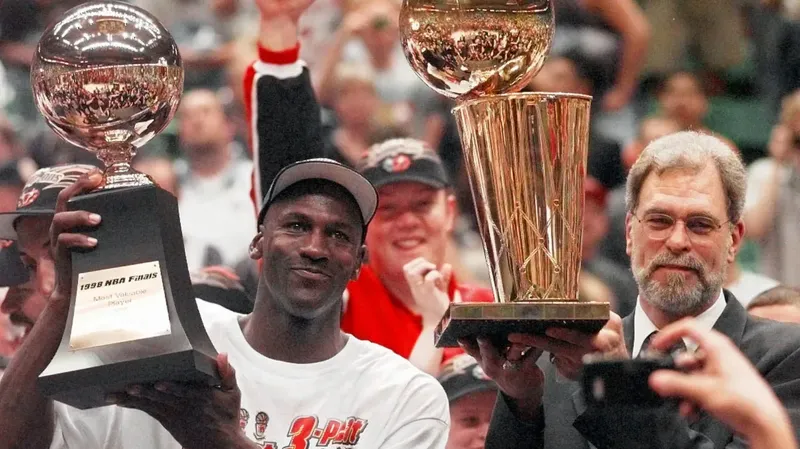 Una camiseta de Michael Jordan podría ser vendida por más de $10 millones de dólares
