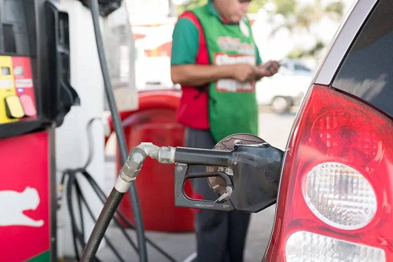 Nicaragua mantiene estables los precios de los combustibles
