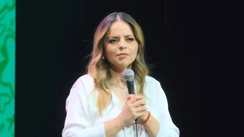 Comediante de Azteca denuncia que le robaron su nombre en internet y ahora se lo quieren revender