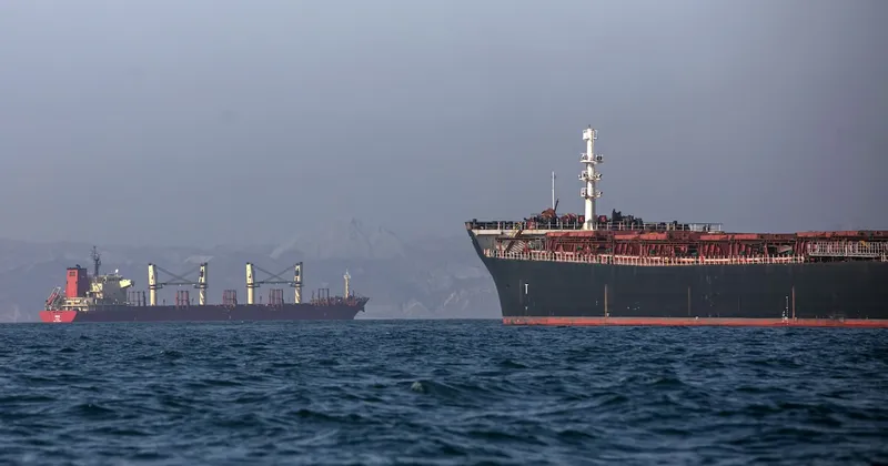 Avances en diálogo de EE.UU. con Irán chocan con disputa por uranio y peajes en Ormuz