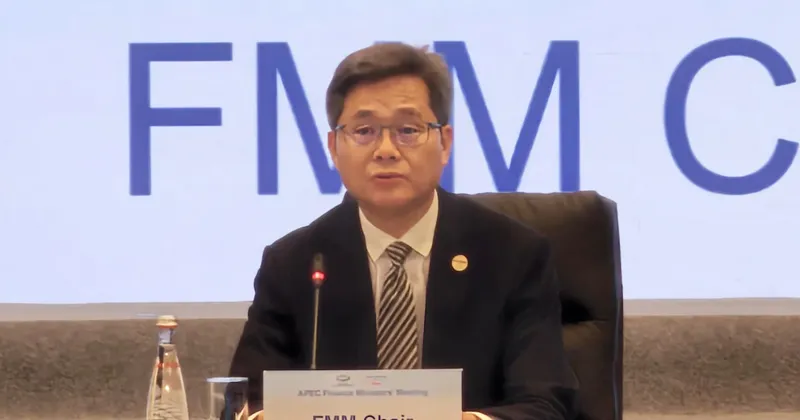 China alerta sobre los riesgos para la economía global en reunión de la APEC