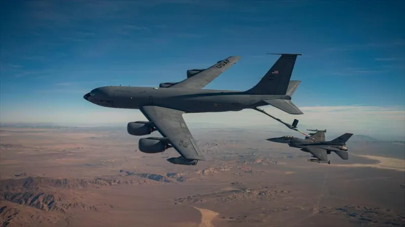 Resistencia iraquí provocó colisión de KC-135 de EEUU durante la guerra contra Irán