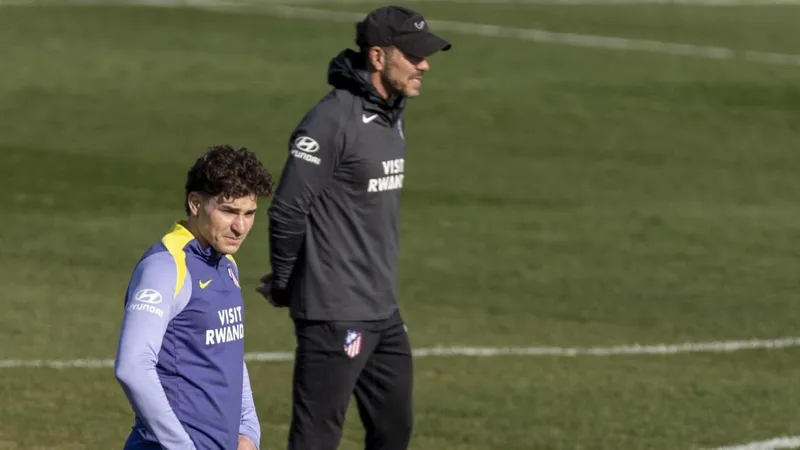 Simeone confirma que Julián irá convocado: "Vamos a cuidarlo, es importantísimo para los objetivos"