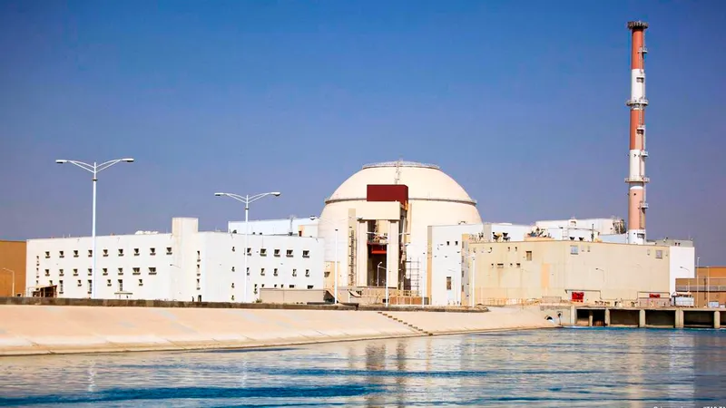 Rusia retoma proyecto nuclear en Irán