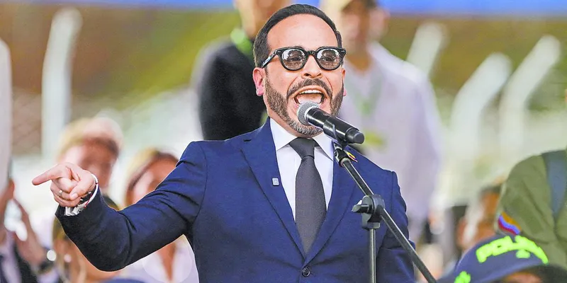 De la Espriella rechaza reforma tributaria de Gustavo Petro