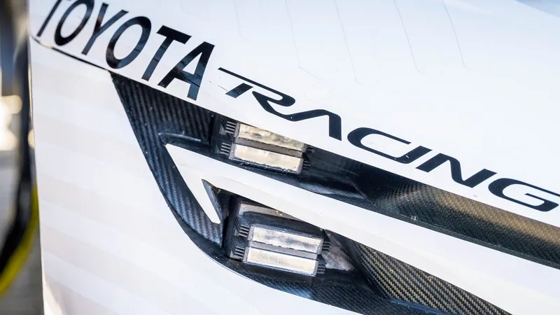 Dentro de 10 días, Toyota demostrará porqué se empeña en insistir en el potencial de los coches de hidrógeno, y lo hará durante 24 horas