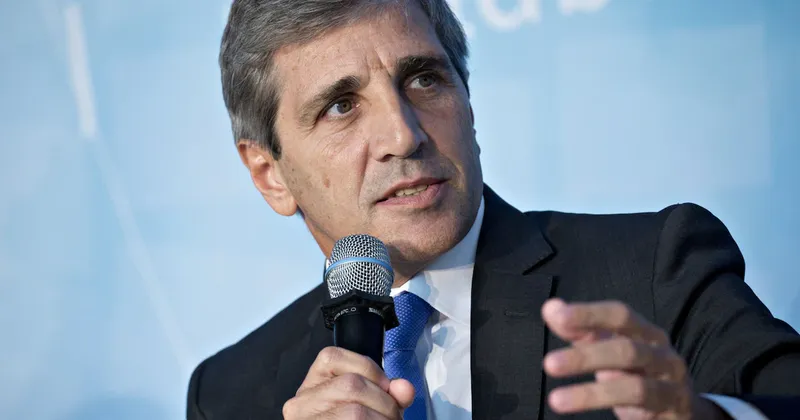 Caputo sobre el riesgo electoral 2027: “El mundo pide que Argentina no vuelva al pasado”