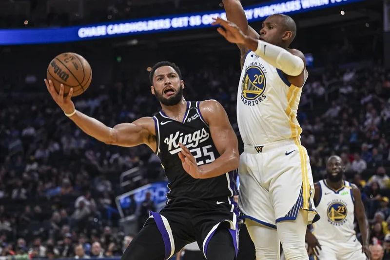 Ben Simmons iniciará la temporada como titular