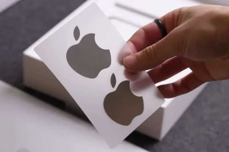 Hoy me han preguntado dónde se compran las pegatinas de Apple. Era cuestión de tiempo que llegásemos a este punto