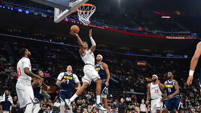 Baba Miller impresiona en su última actuación con los Clippers