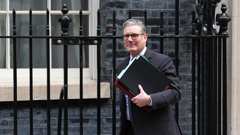 Reportan que el primer ministro británico, Keir Starmer, está listo para dimitir