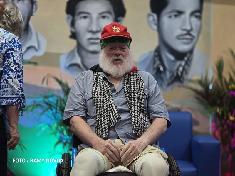 UNAN-Managua rinde homenaje a Brian Wilson, héroe de la paz y la solidaridad