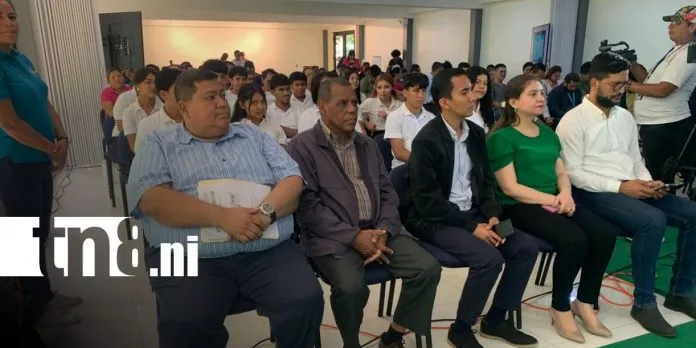 Universidad Nacional Agraria (UNA) reúne a estudiantes en foro de biología ambiental