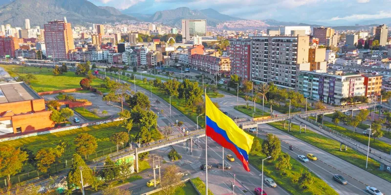 El peso colombiano, el más revaluado en 2026